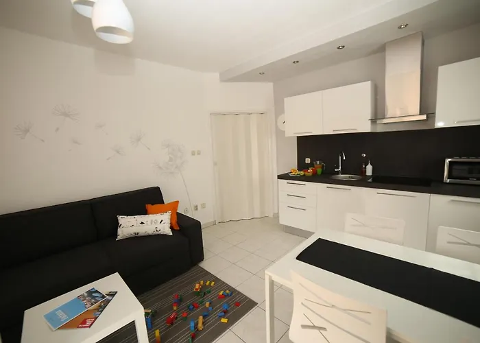 Dandelion Apartment - Free Parking